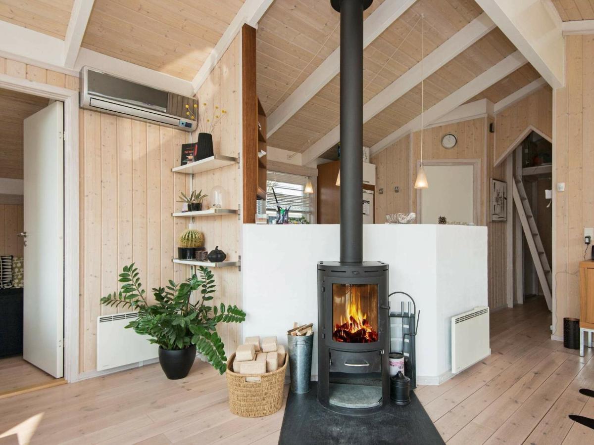6 Person Holiday Home In Ebeltoft Eksteriør bilde